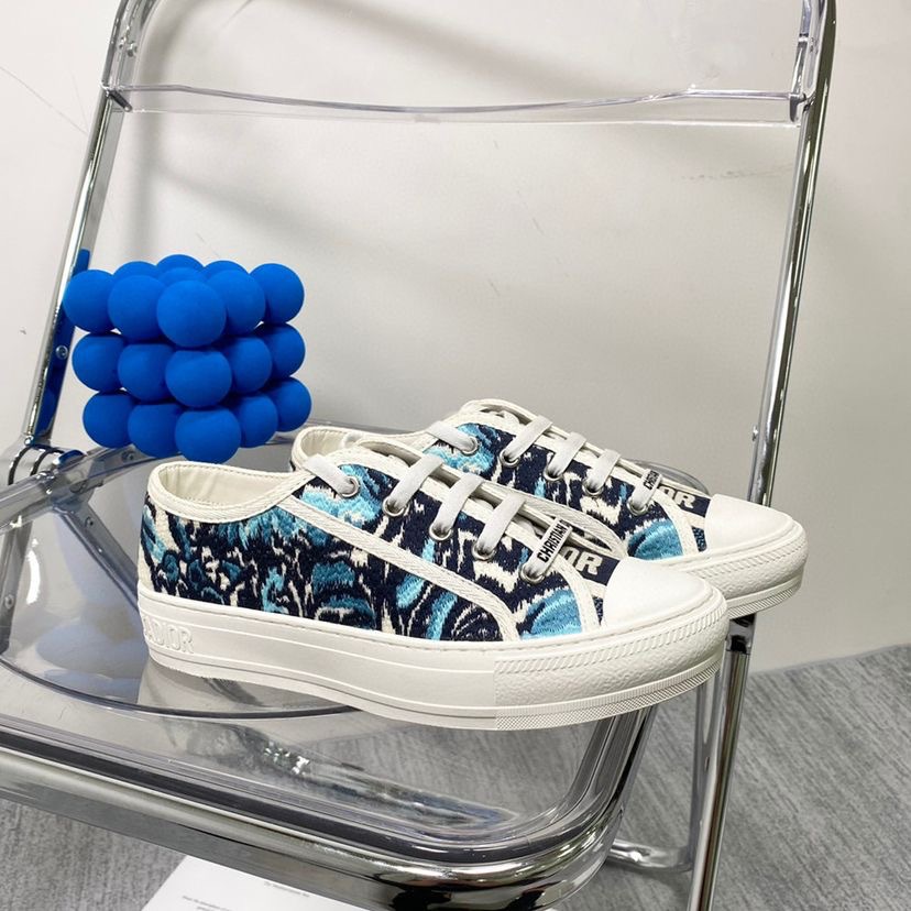 Hong Kong retro primavera y verano nuevo D casa gruesa zapatos de lona bordados 2025 letras correa de zapatos de plantilla universal para mujeres