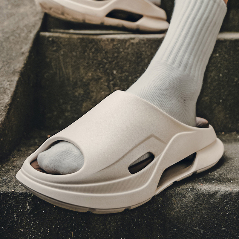 Zapatillas deportivas 2025 nuevo estilo pisando mierda zapatos de playa al aire libre moda casual verano aumento sandalias y zapatillas de suela gruesa hombres