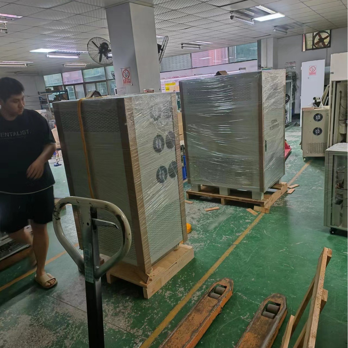 ŷ����˹����60KVA��Ƶ��Դ������ͨ������440V 60HZ�����Ե��