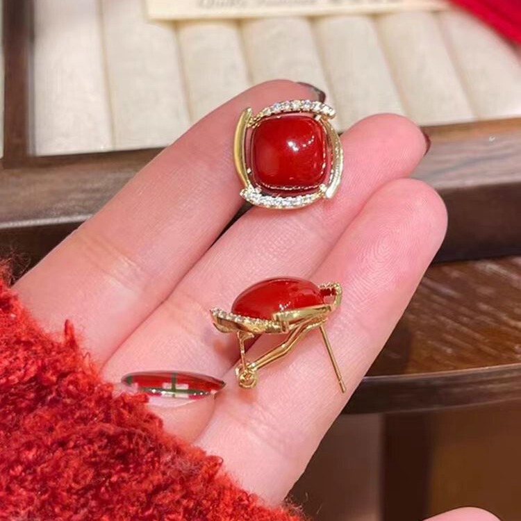 High-End Mermaid Pearl Earrings Korean Dongdaemun Temperament Earrings Fashion Fairy Style Geometric Square Earrings High-End Mermaid Pearl Earrings Korean Dongdaemun Temperament Earrings Fashion Fairy Style Geometric Square Earrings