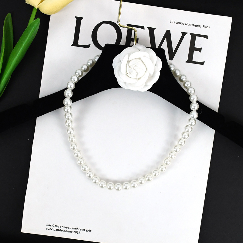 Nueva versión coreana de nicho de alto nivel de perlas hebilla de succión collar de perlas bufandas de seda versátil bufandas de seda