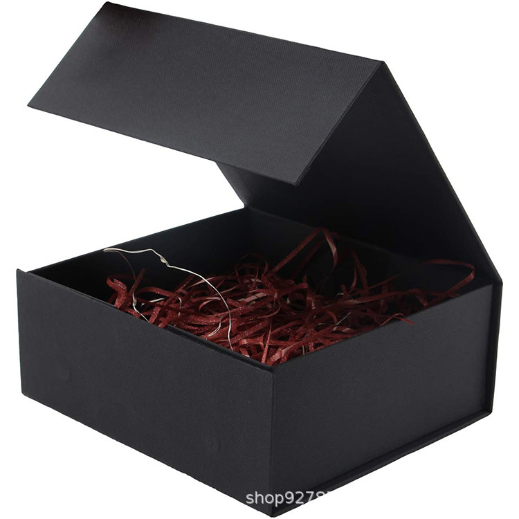 白色礼品盒带盖可折叠伴娘伴郎带磁性礼品盒婚礼圣诞节礼物包装