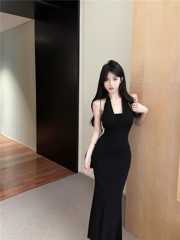 ホットガールチェーン純粋な欲望セクシーでシックな美しいストラップデザインバックレスサマーホルターネックドレス女性のスリムロングスカート|undefined