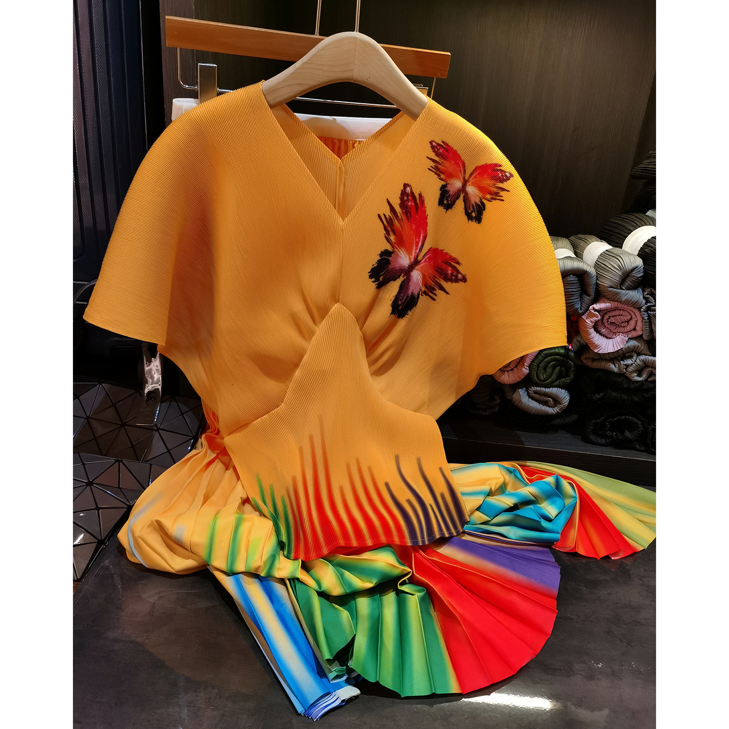 Elegant Butterfly Print Two Piece Set For Women V-Neck Short Sleeve Top & Pleated Midi Skirt Casual Mid-Calf Length Polyester_ecoleips.com