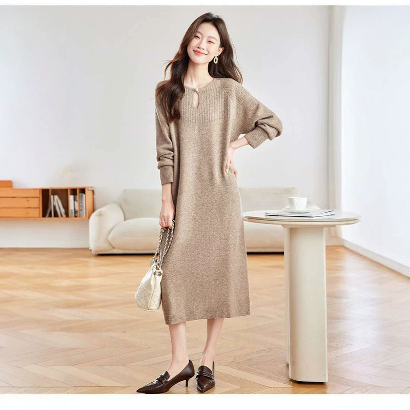 Korean-Style Knitted Dress, New Autumn and Winter Solid Color Sweater Dress for Women, High-End Slim-Fit Long Dress Korean-Style Knitted Dress, New Autumn and Winter Solid Color Sweater Dress for Women, High-End Slim-Fit Long Dress