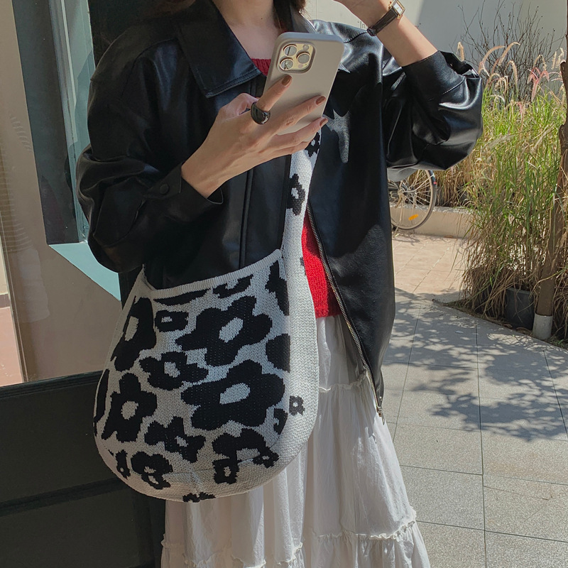 New Cow Pattern Color Knitted Bag Crossbody Bag Flower Bag Large Capacity Tote Bag Flower Women's Trendy Shoulder Bag New Cow Pattern Color Knitted Bag Crossbody Bag Flower Bag Large Capacity Tote Bag Flower Women's Trendy Shoulder Bag