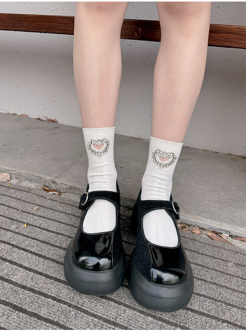 Mujeres Elegante Forma De Corazón Color Sólido Algodón Calcetines De Tripulación Un Par display picture 6