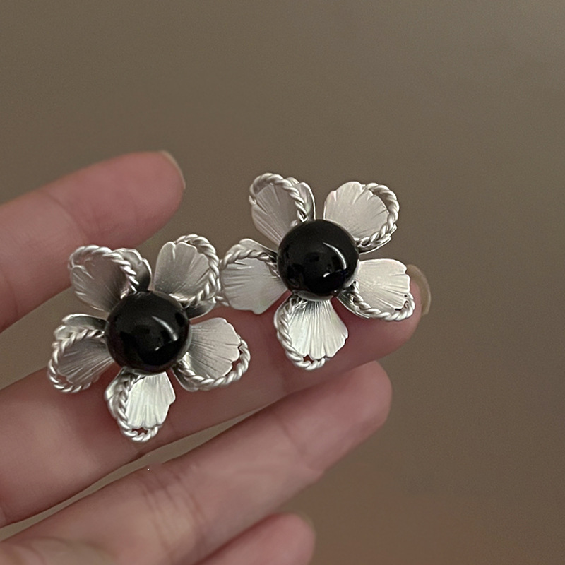 1 Pair Basic Flower Plating Alloy Ear Studs display picture 1