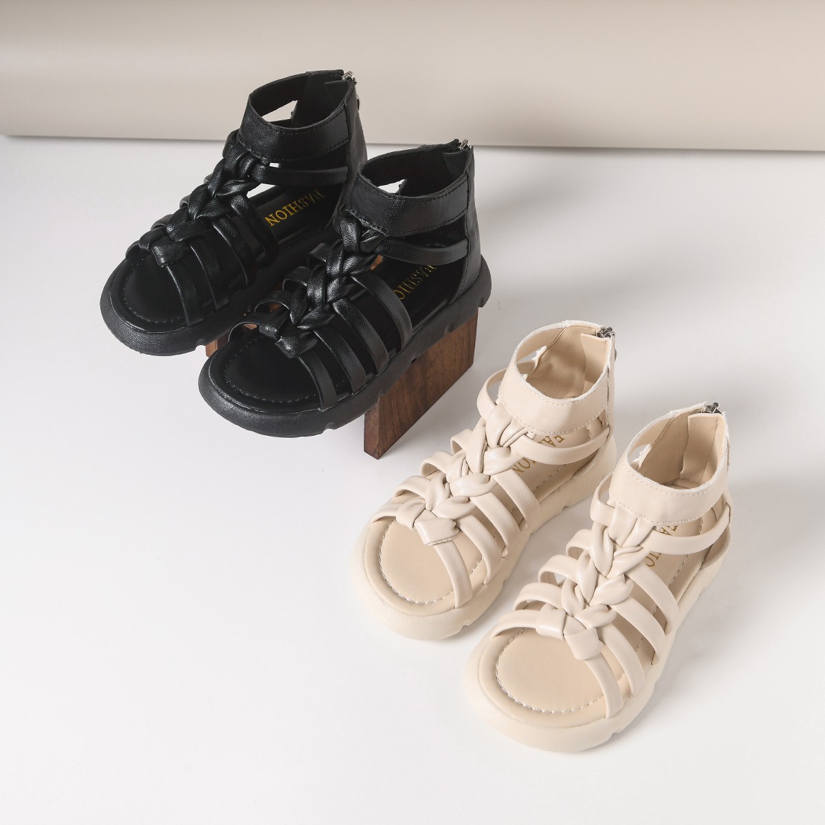 Sandálias de niñas verano 2026 nuevo estilo de moda infantil zapatos casuales versátiles niños grandes princesa estilo zapatos de cremallera romana image 3