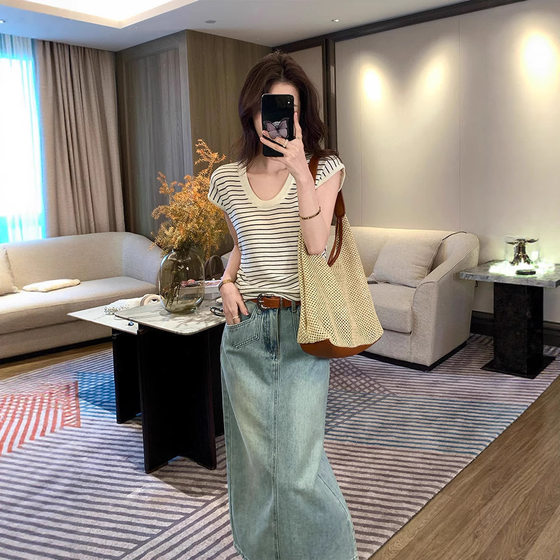 U-neck T-shirt Women's 2025 Summer New Arrival Wide Shoulder Loose Fashionable Elegant Sleeveless Short Sweater Thin Slim-fit Top