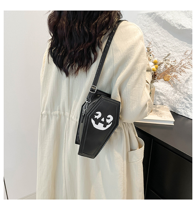 Personalisierte Ghost Creative für Frauen 2024 Neue Halloween-Kürbis-Druck-Einzelschulter-Crossbody-Trendy-Sargtasche_voghion.com