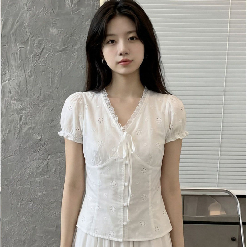 Summer new sweet style hollow-out lace-up V-neck short-sleeve shirt for women, slim-fit, flattering and versatile top