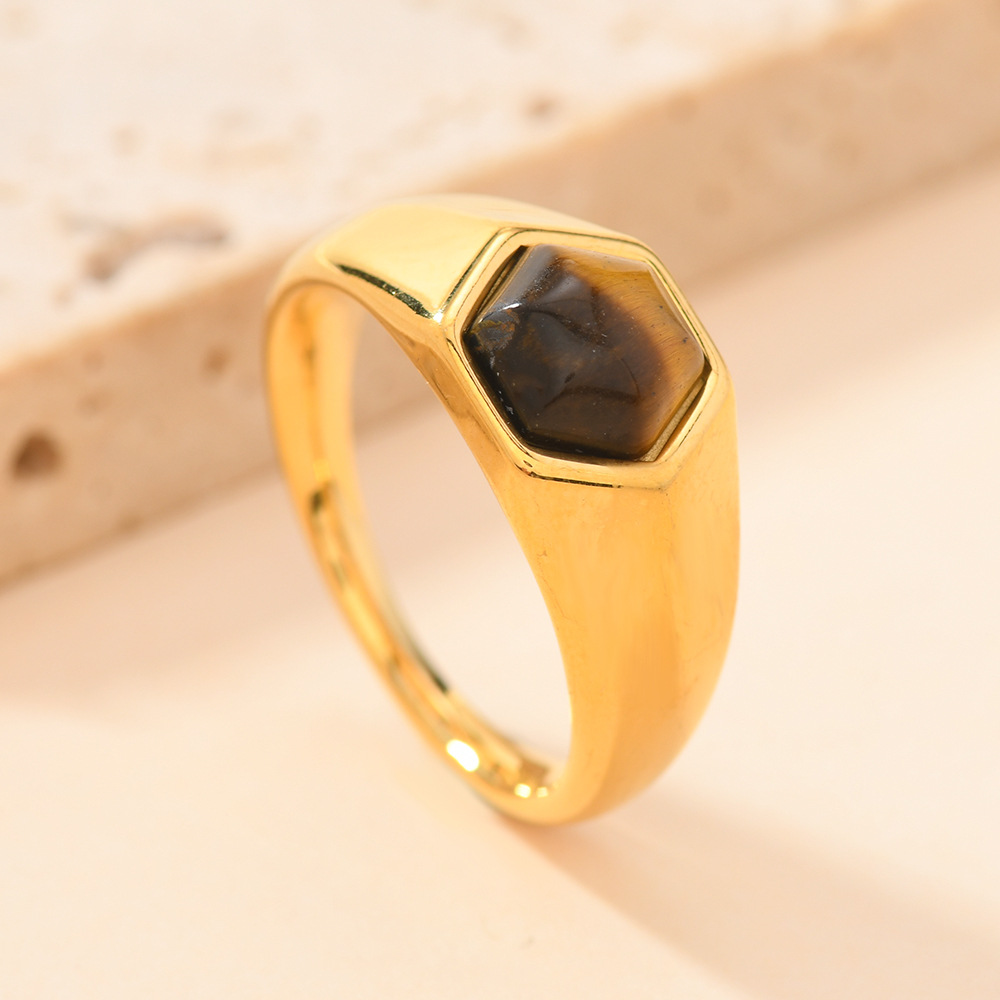 Joyas de acero inoxidable de estilo europeo y americano transfronterizo lujo ligero viento fundido hexágono piedra natural gemas anillo de titanio al por mayor