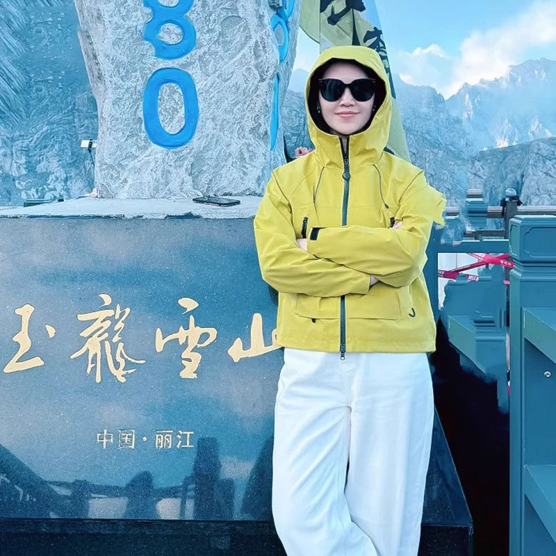 Spring 2025 New Single-layer Short Jacket Outdoor Couple's Short Long-sleeved Coat Anti-splashing and Anti-fouling Coat