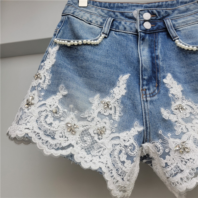 Shorts de Mezclilla de Tiro Alto con Encaje y Bordado de Denim