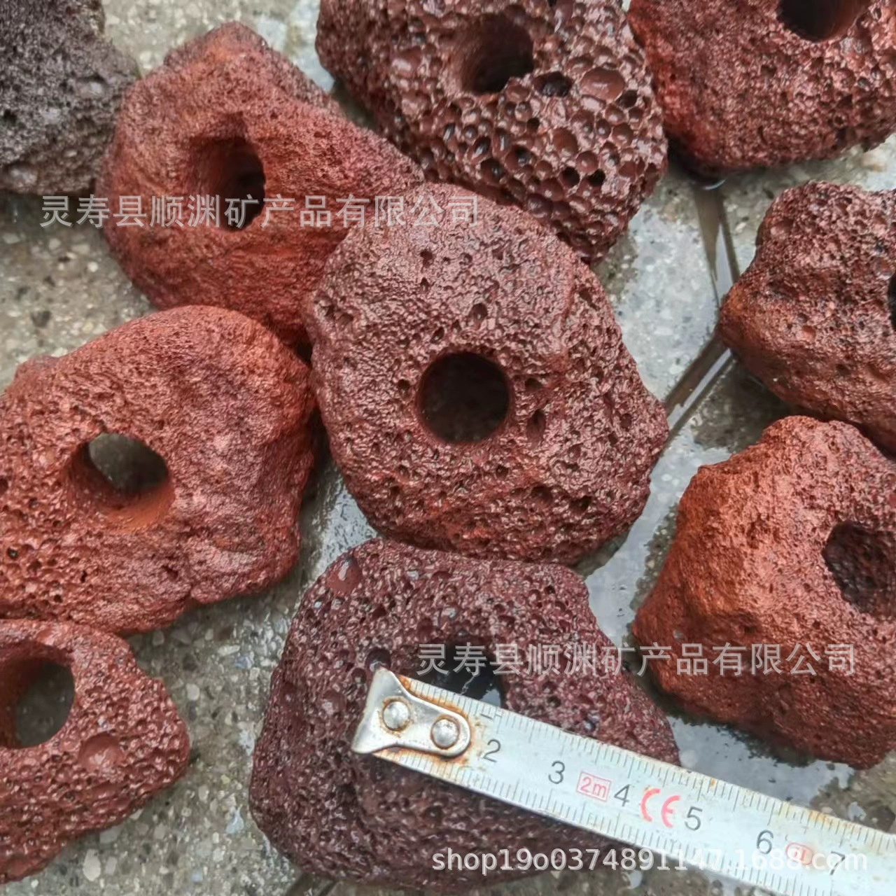 Осадка вулканического камня, посадка воды и травы, фиксированный артефакт