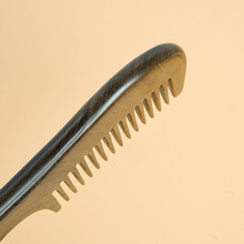 厂家直销天然绿檀加厚檀木梳子整木金丝檀多功能经络梳