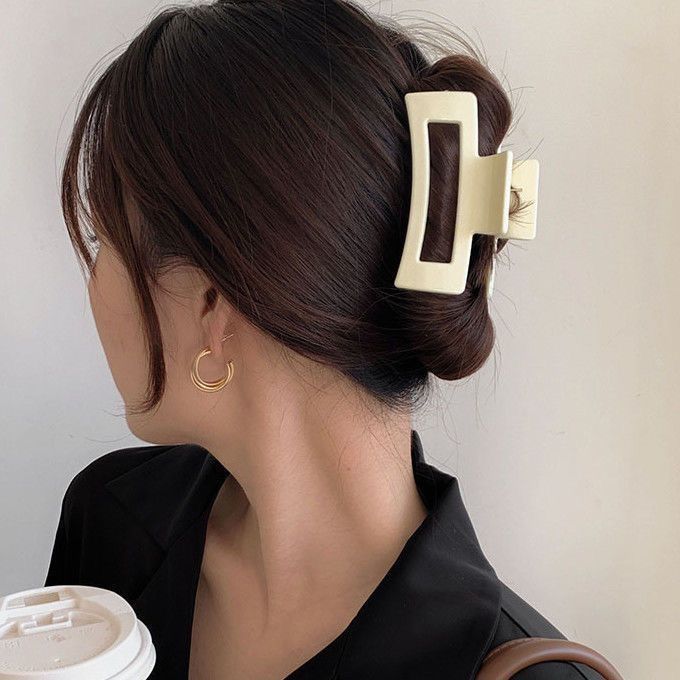 新しいヘアクリップ、大きなスクエアレターグリップ、ファッショナブルなヘアアクセサリー、卸売シャーククリップ、工場直販、幾何学的要素