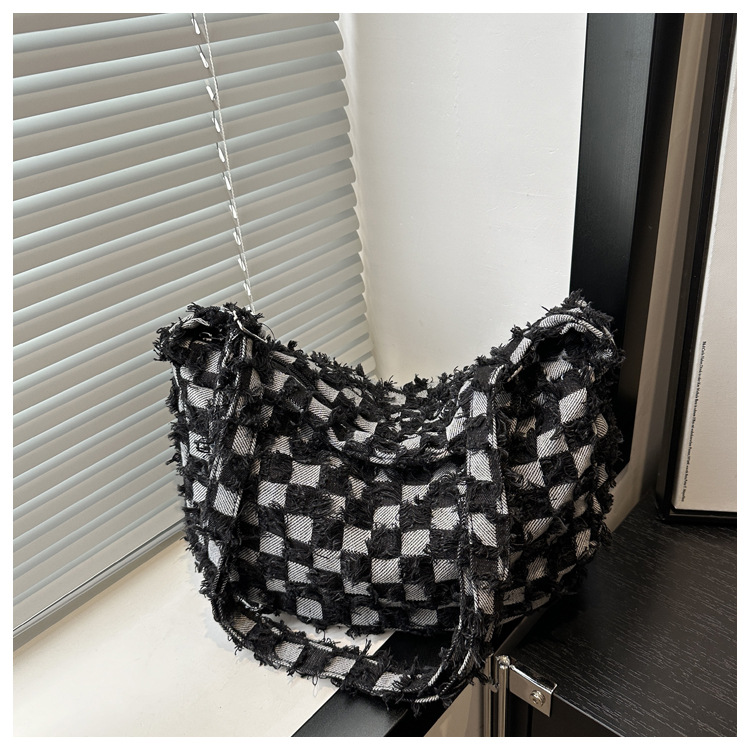 Casual and fashionable crossbody bag 2025 new style large-capacity simple checkered single-shoulder bag, personalized and versatile, lightweight underarm bag undefined