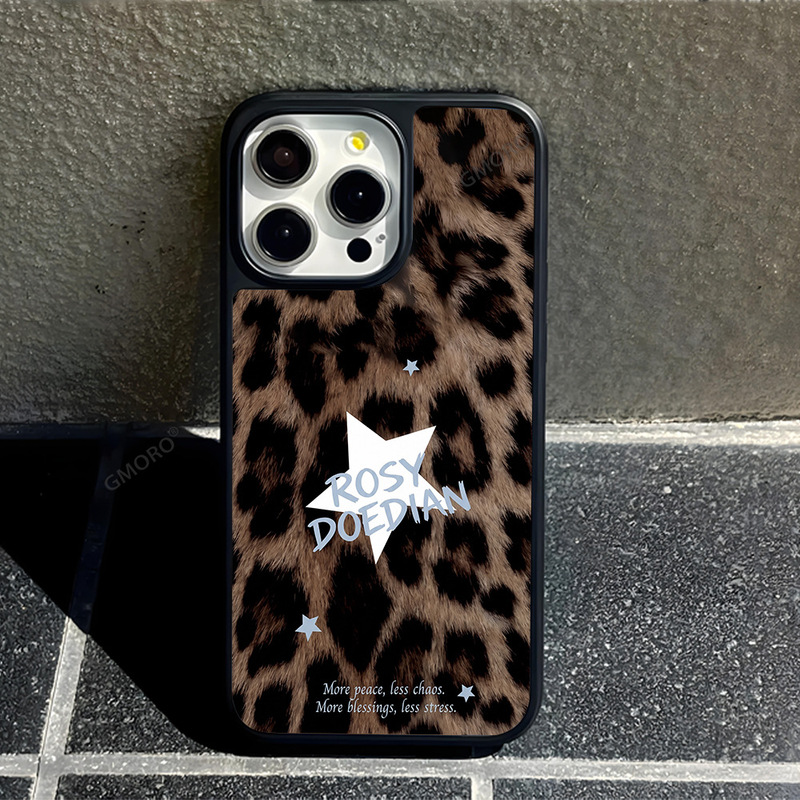 Trendy European and American style retro brown leopard print five-pointed star phone case for iPhone 18 Pro, featuring a large opening and a hard shell design, also compatible with Apple 16 Pro
