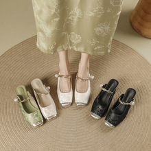 ��ʽ���L������Ůʿ�𷽰��^�����Ľz�I����һ�֎��黨�y�⴩��Ь