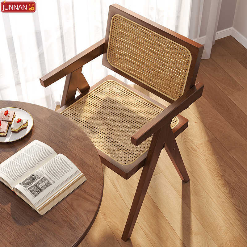 Hogar Chandigarh Silla de ratán de estilo antiguo con reposabrazos, silla de ratán de ocio simple y moderna, silla de comedor de madera maciza