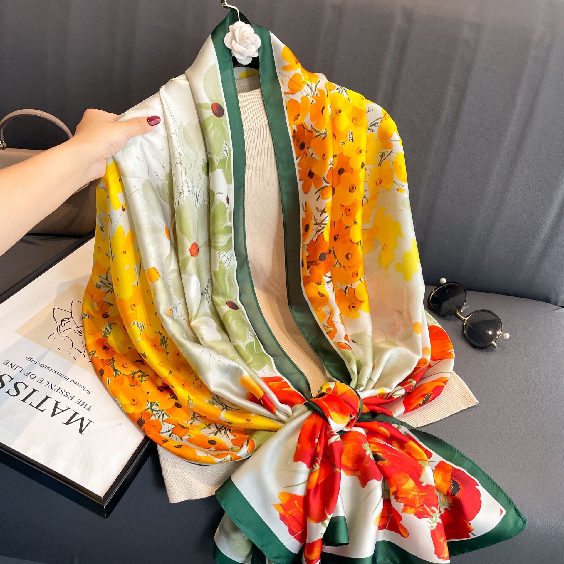 Women's Gender Printing Design Sweet Style Women's Sweet Flower Brocade Satin Printing Silk Scarf
