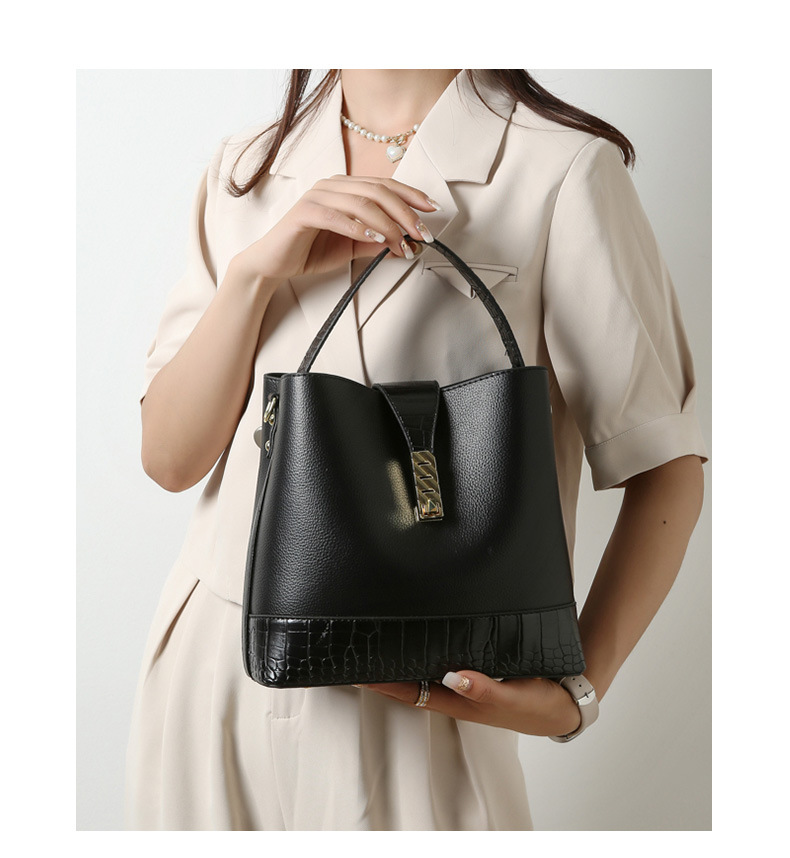 656g Weight Polyester Lining Material Lock clasp Closure Type Single Shoulder Strap Strap Type Crossbody Bag Bags Type Daily Occasion Pu Leather Material Solid Color Pattern All Seasons Season Women'S Gender Fashion Style Bucket Shape Medium Size Women's Medium Pu Leather Solid Color Fashion Bucket Lock Clasp Crossbody Bag 22