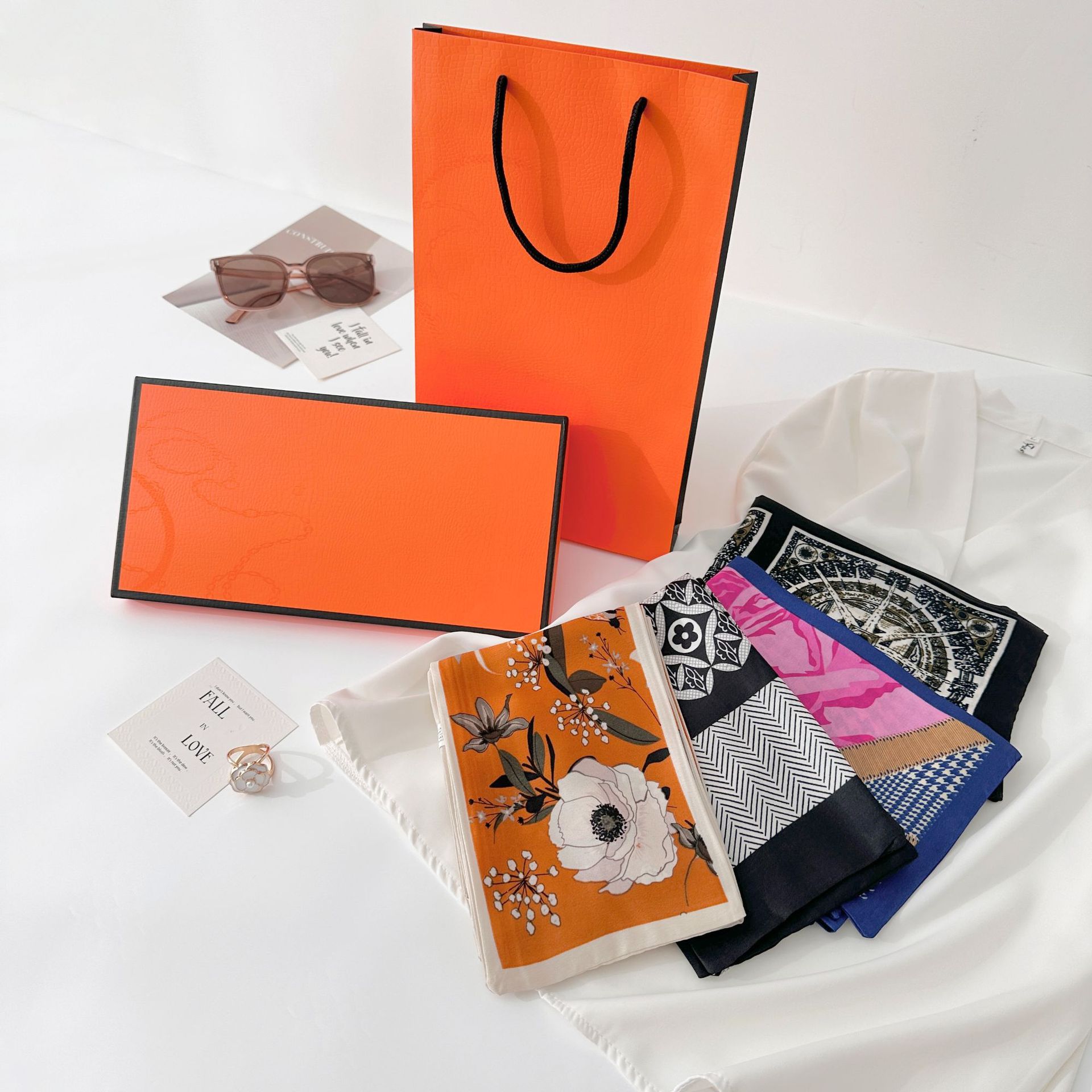 Ropa profesional de mujeres urbanas temperamento de moda con bufandas de correa de ángulo plano para enviar a mamá bufandas de moda caja de regalo