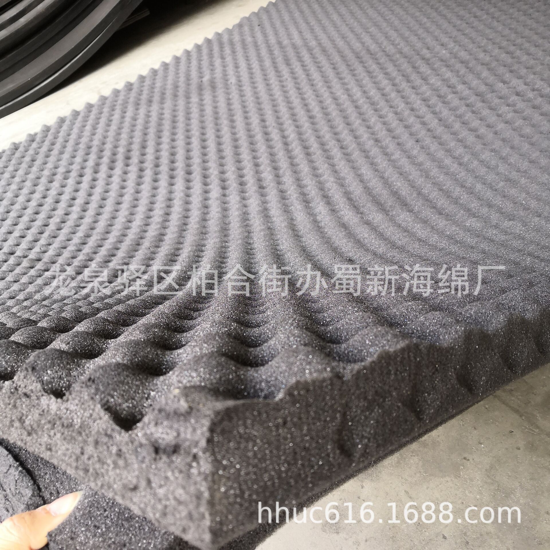 供应黑色波纹消音海绵/黑色波浪吸音海绵/厂房自粘吸音降噪泡棉