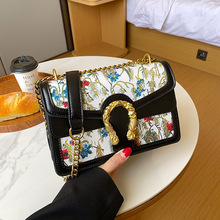 ɽ�軨б��С���L����Ů�����������r�ж��Ѓ��ņμ糱��p�gŮ��