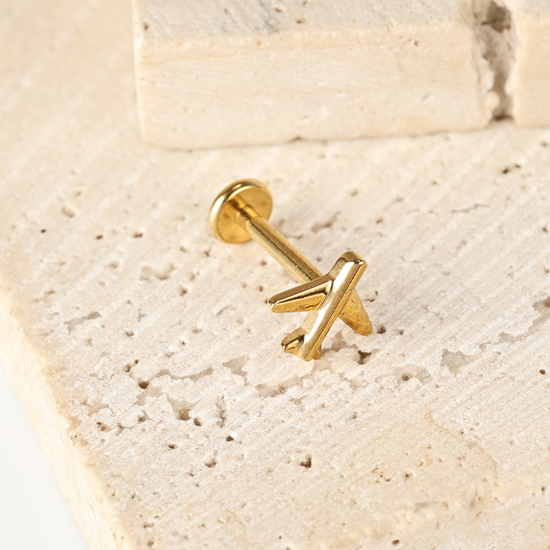 Pointed titanium steel lip stud product view