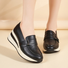 一脚蹬透气休闲不累脚运动鞋女2025春秋季新款懒人鞋坡跟厚底女鞋