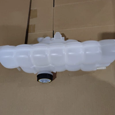 Fl3Z8A080A Auto Parts Suitable Water tank