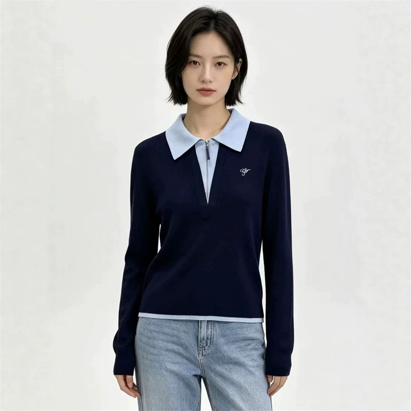 Yi** mall's same style 2026 autumn new product: simple commuter style, color-blocking embroidered faux two-piece patchwork turn-down collar knit sweater Yi** mall's same style 2026 autumn new product: simple commuter style, color-blocking embroidered faux two-piece patchwork turn-down collar knit sweater