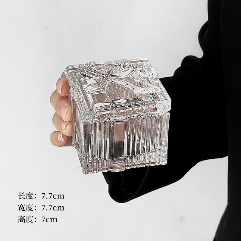 Corazones de niña arco de arco de corazón caja de joyas de vidrio en relieve europeo retro caja de almacenamiento doméstica decoración adornos