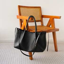 真皮女包手工编织大容量复古休闲通勤托特包手提单肩斜挎水桶大包