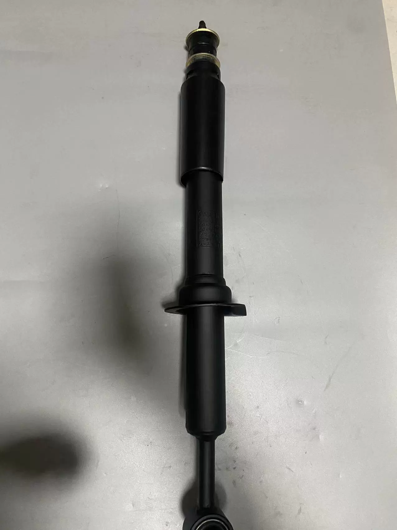 [批发汽车零件悬架减震器：48510-09J90用于HILUX VIGO KUN25]
