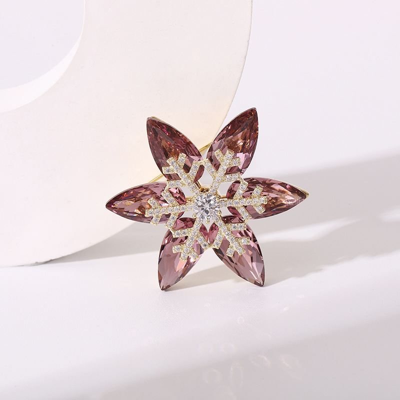 Ig Style Shiny Flower Snowflake Copper Plating Inlay Zircon Women's Brooches display picture 9