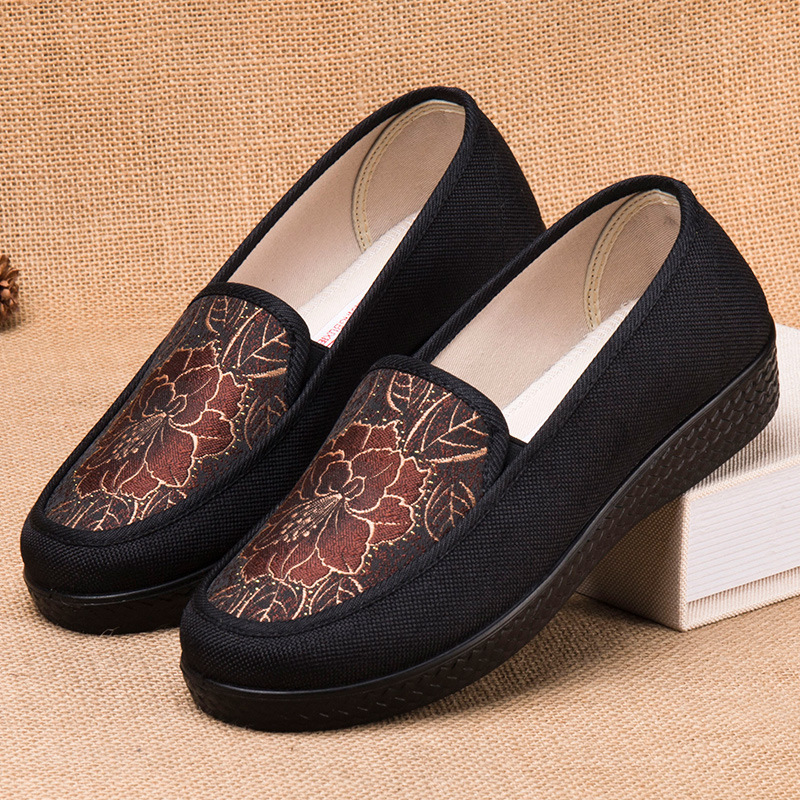 Old Beijing Cloth Shoes for Women, Elderly, and Grandmothers, Comfortable Soft-Soled Shoes for Middle-Aged and Elderly People, New Breathable Flat-Soled Mom Shoes for Spring and Autumn