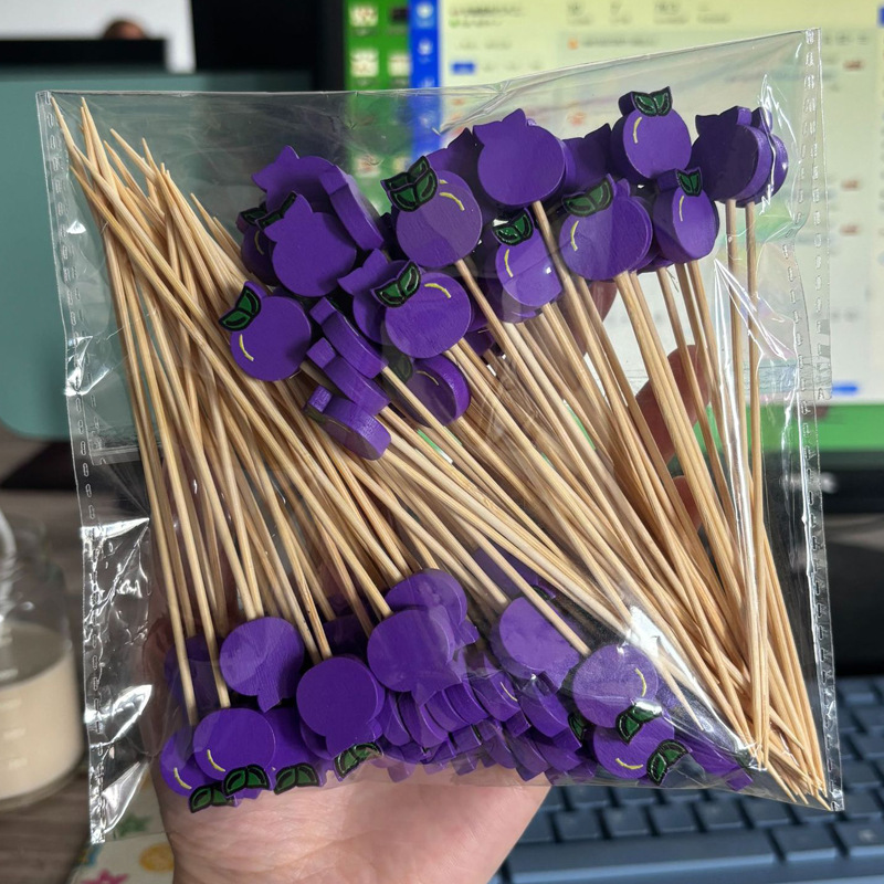 Nuevo producto decoración palo de bambú 100 piezas/paquete de fruta de dibujos animados lindo palo de bambú palo de hamburguesa palo de cóctel palo de bocadillo Amazon