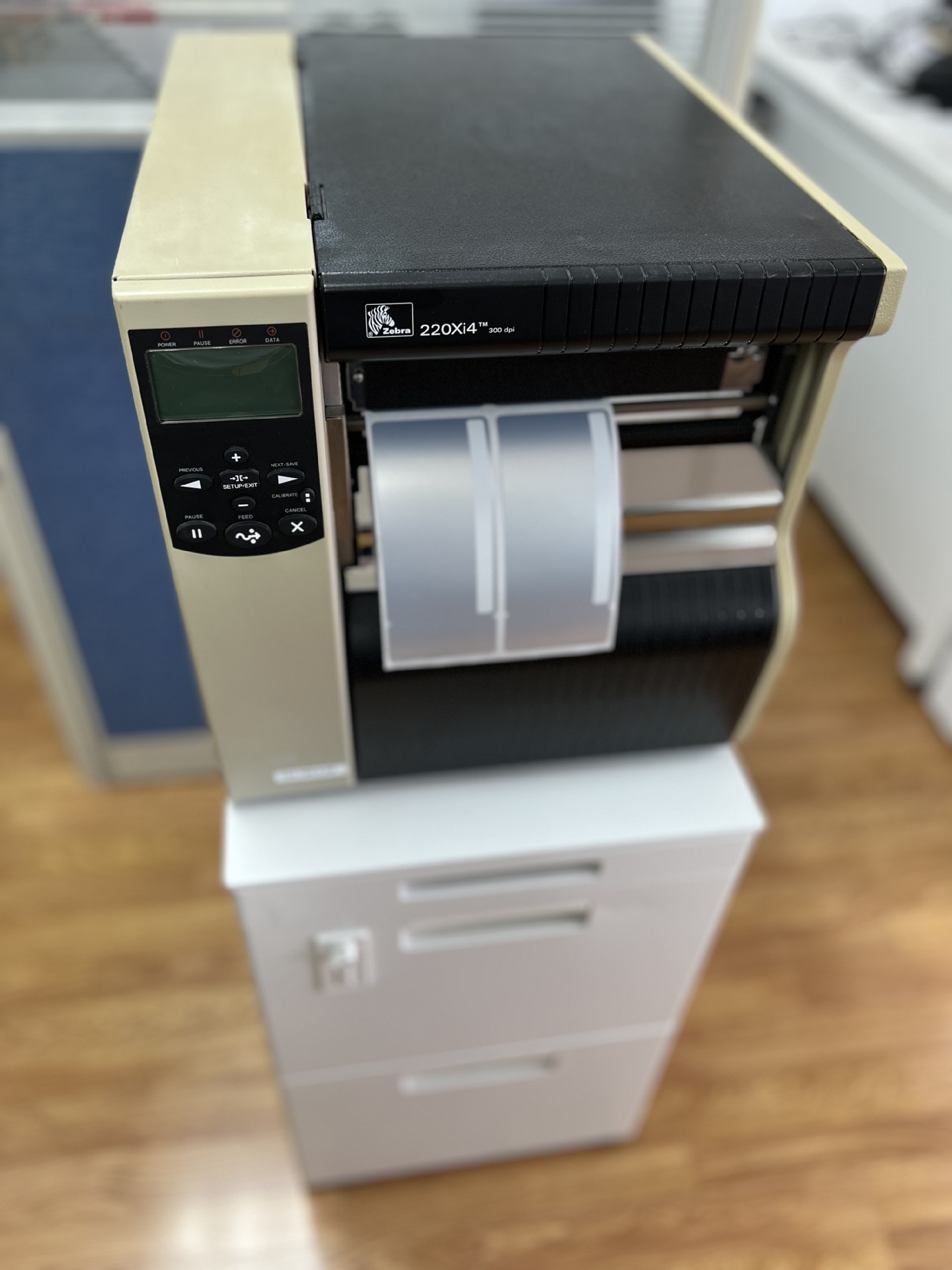 非标艾利哑银PET标签-Fasson无尘PET标签26*70mm双排电工涂层标签