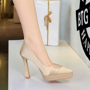 8399-2 European and American style elegant banquet temperament high heels women&apos;s pointed waterproof platform silk 