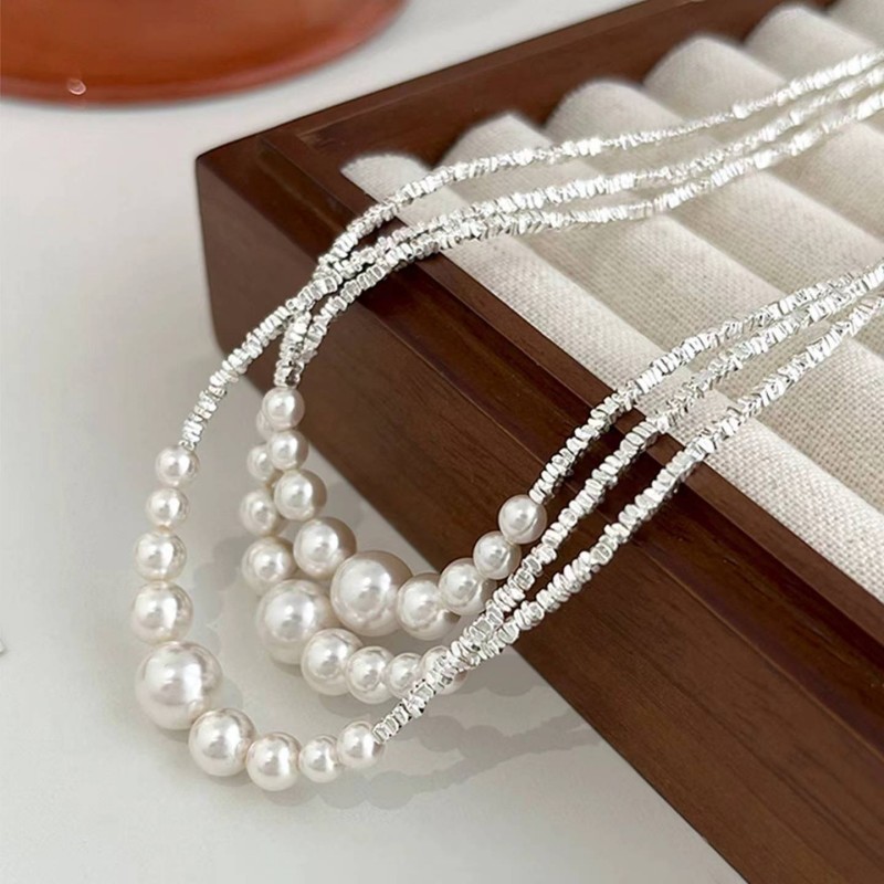 2025 New Tiktok Trending Silver Crushed Pearl Necklace for Women, High-End Light Luxury Fashion Versatile Millet Bead Choker
