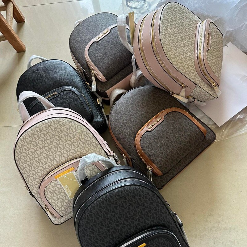 2024 New MK Women's Bag Backpack Fashion Medium Book Color-matching Old Flower Schoolbag Casual Travel Backpack 2024 New MK Women's Bag Backpack Fashion Medium Book Color-matching Old Flower Schoolbag Casual Travel Backpack