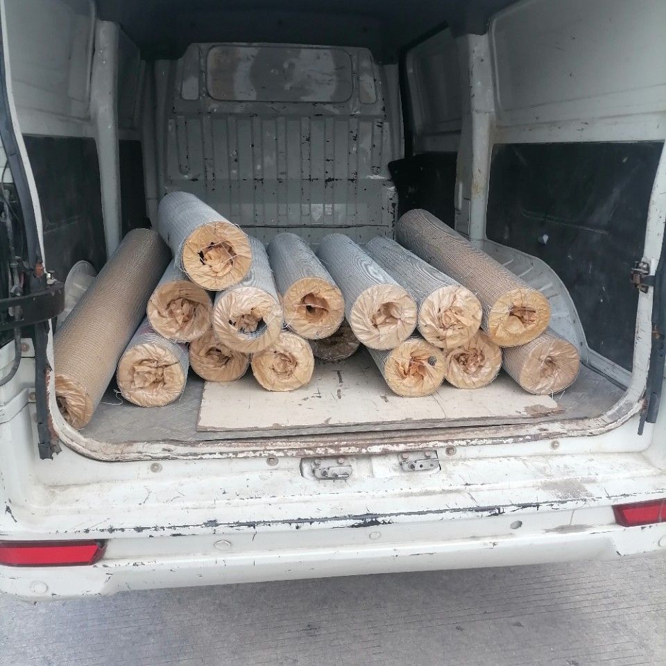 供应深圳方孔铁丝网