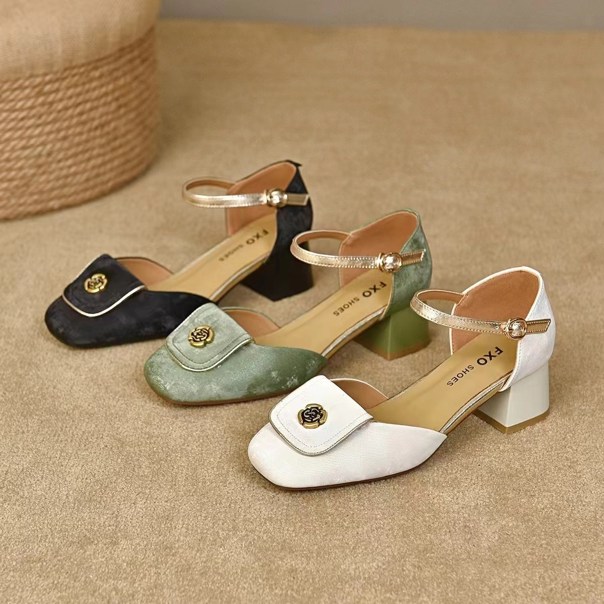 Sandal nữ da thật quai ngang gót vuông cao 6 cm kiểu mới mùa hè — Màu be