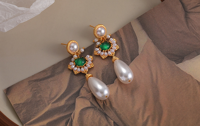 Vintage Style Flower Copper Plating Inlay Pearl Drop Earrings 1 Pair
