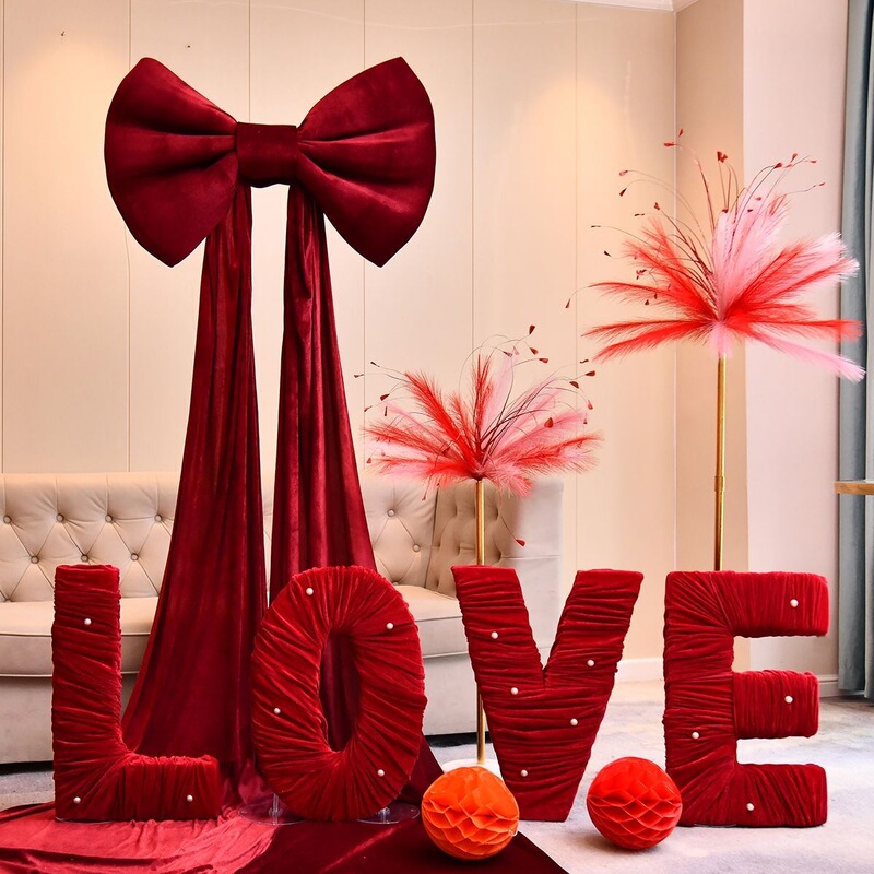 Wedding and engagement fabric LOVE three-dimensional ornament, decorative piece for the living room or wedding room tabletop, creating a ceremonial atmosphere Wedding and engagement fabric LOVE three-dimensional ornament, decorative piece for the living room or wedding room tabletop, creating a ceremonial atmosphere