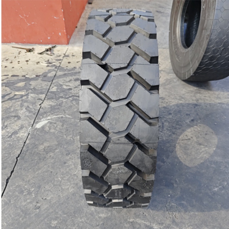 叉车轮胎 1200R20港口叉车加厚耐磨工业轮胎